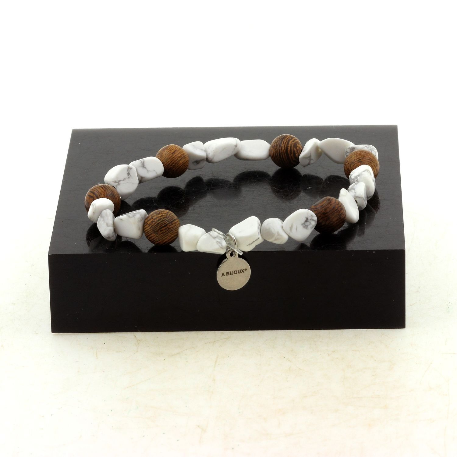 Bracelet perles howlite et bois 8 mm fait main en France