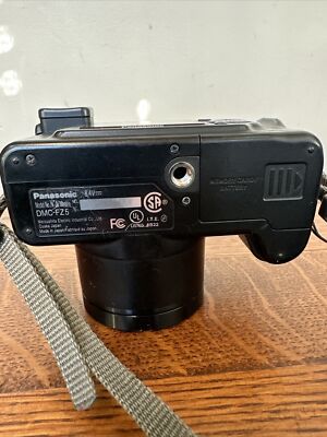 Panasonic LUMIX DMC-FZ5 Digital Camera 12X Zoom - 5.0 megapixels