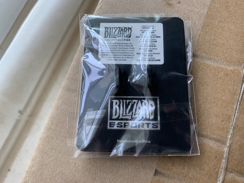 Hearthstone Thrill of Victory Cardback Pin Blizzard Esports Collectible 2018 HCT - Picture 3 of 3