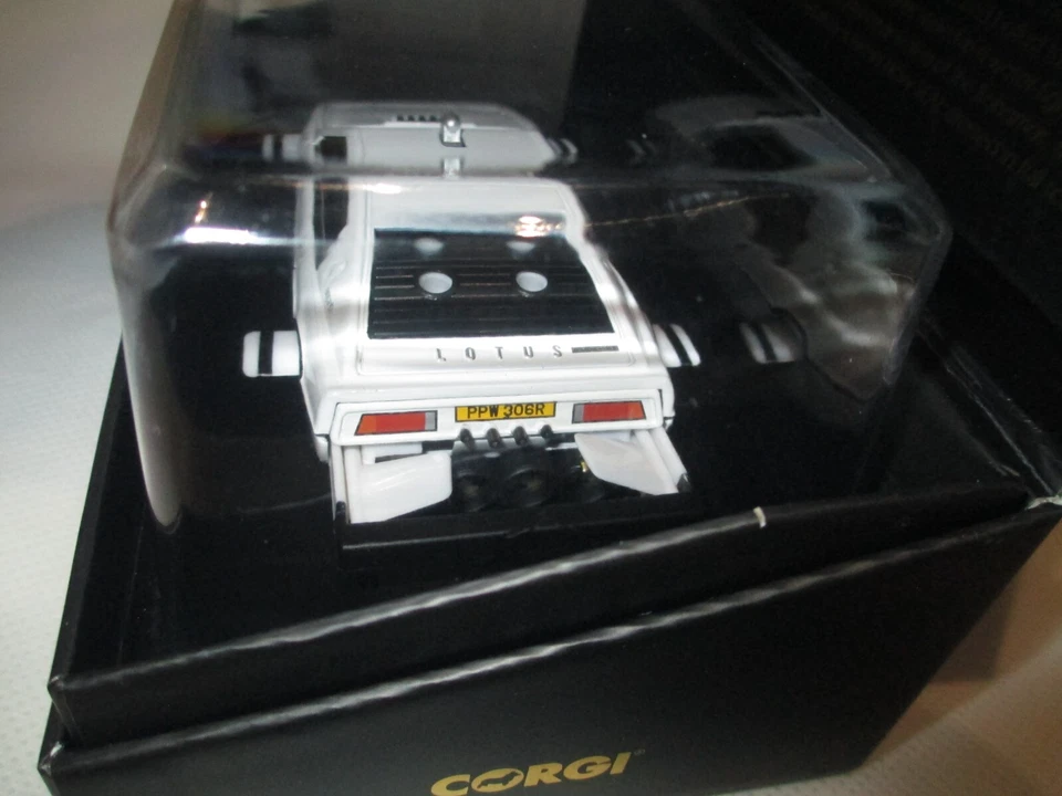 CORGI 1:36 JAMES BOND THE SPY WHO LOVED ME   LOTUS ESPRIT S1 SUBMARINE - Image 4 of 4