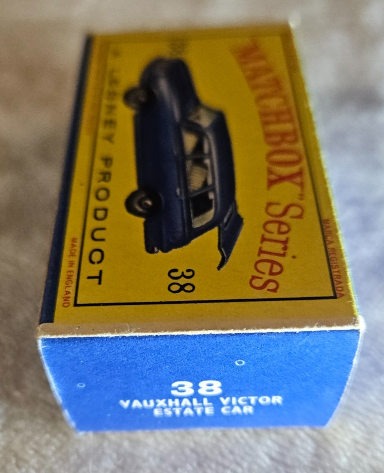 Matchbox Vauxhall Vctor Estate Car No 38 - De Cast Staton Wagon - Hatch Back Opens - Lght