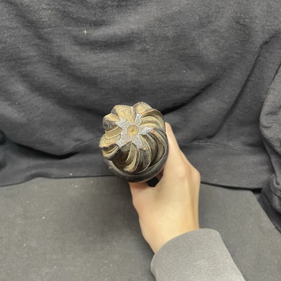 ACABADO DE MADERA - hermoso remate de nogal flameado del siglo XIX rescatado de una pieza Foto 3 de 4