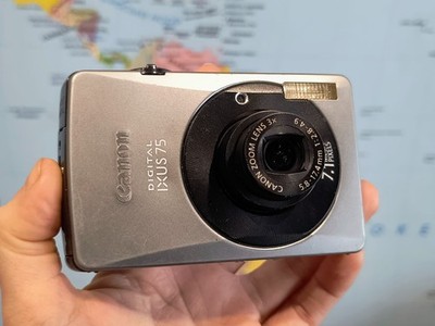 Canon PowerShot ELPH SD750 / IXUS 75 7.1MP Digital Camera Silver