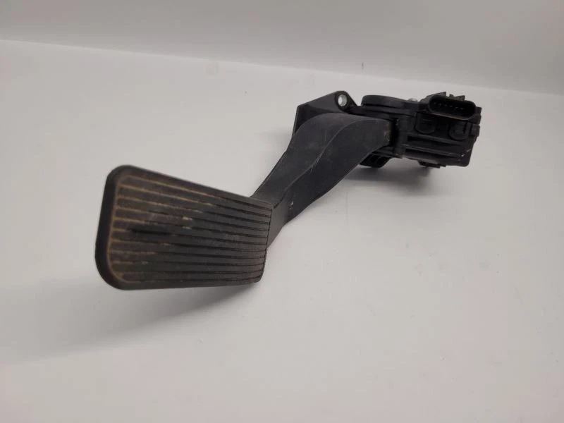 2015 15 GMC YUKON 气体加速器踏板 20972082 — 第 2/4 张图片