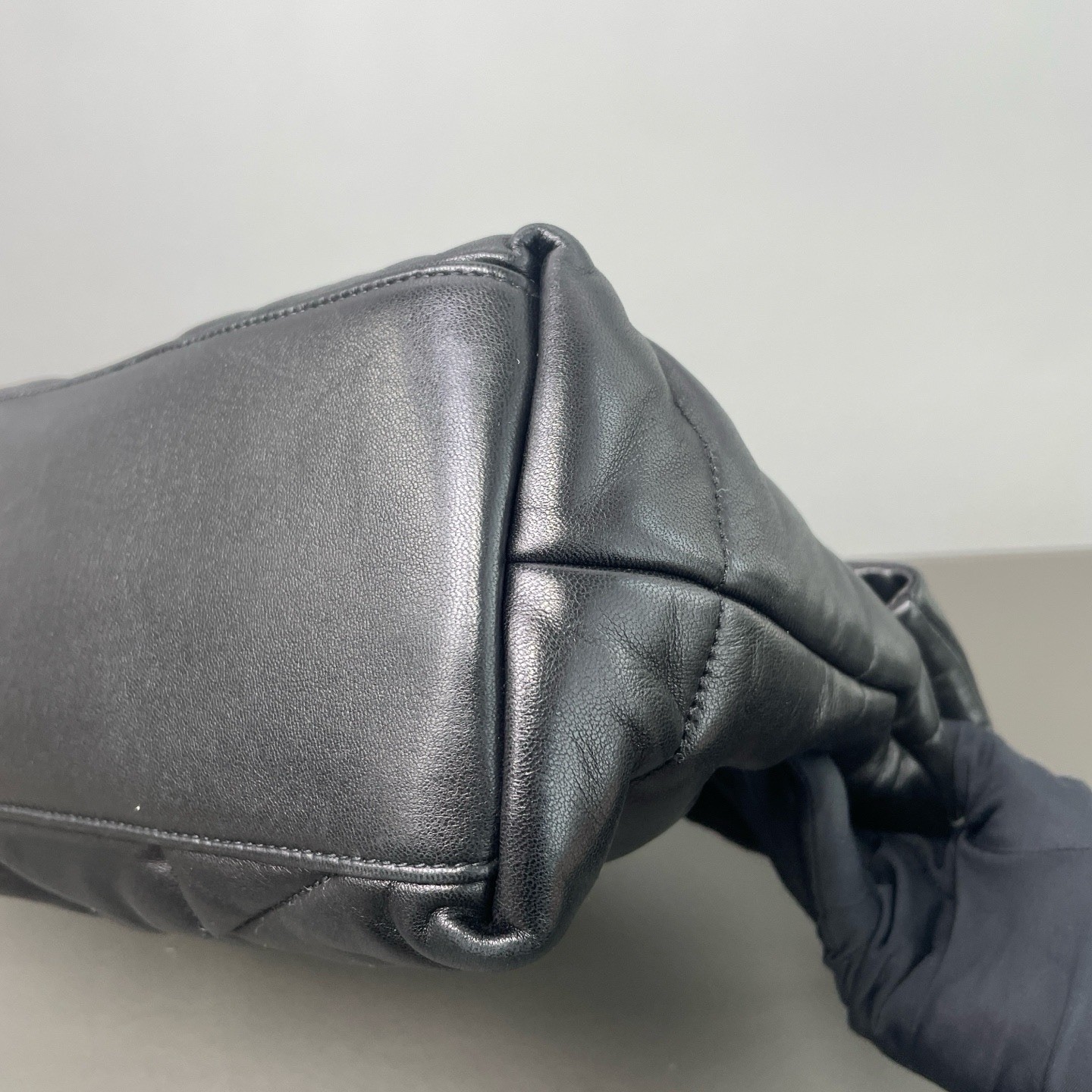 Authentic Pre-owned SAINT LAURENT Black LouLou Puffer Shoulder Bag image 6
