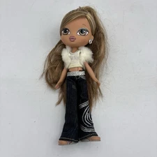 MGA Bratz Forever Diamondz Yasmin Doll 7" With Outfit Missing 1 Earring