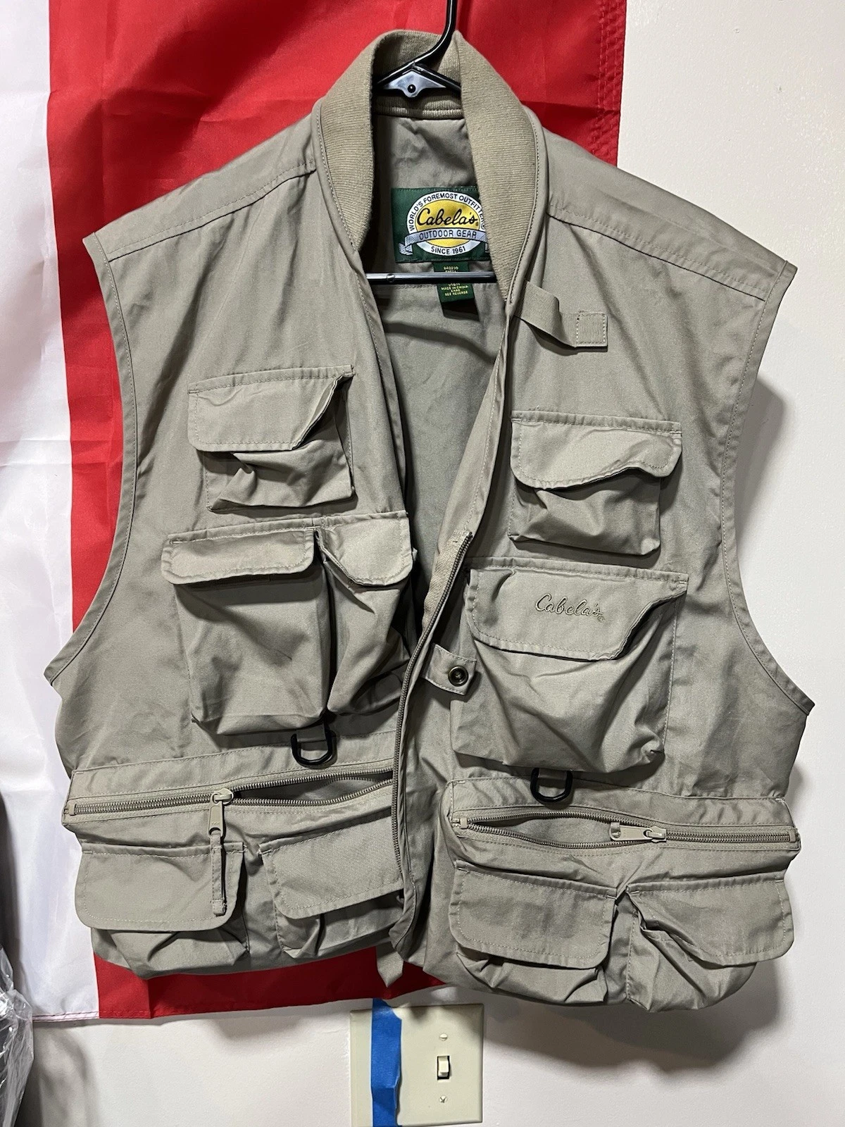 Cabelas Vest Mens XL Safari Fishing Utility Vented Hiking Outdoor Camping