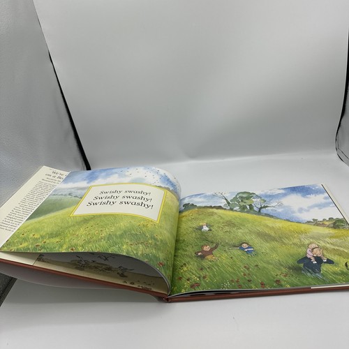 We're Going on a Bear Hunt Hardcover Childrens Book New - Picture 4 of 7