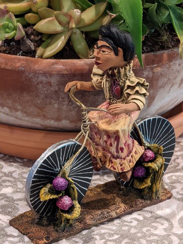 Oaxacan Woman on Bicycle, Mexican Folk Art from Oaxaca, Clay Figurine, Handmade - Picture 8 of 10