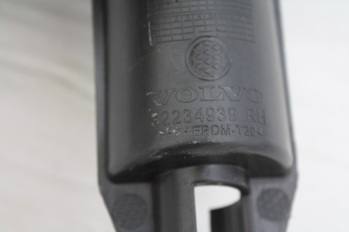 Soporte arandela parachoques delantero derecho Volvo XC60 2022 ENCENDIDO 32234939 genuino - Imagen 6 de 8