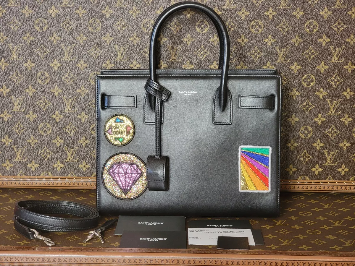 What's in my bag  Saint Laurent Sac De Jour Small 