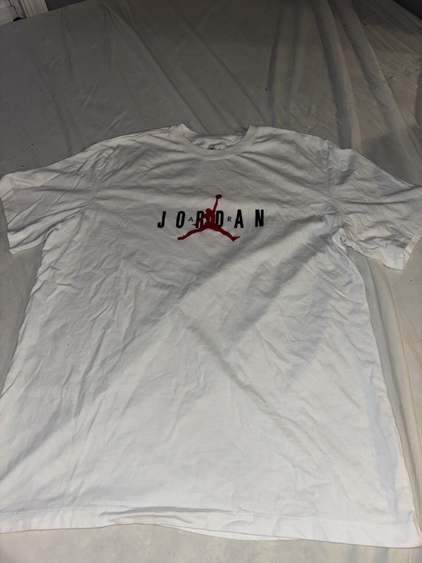 NIKE AIR JORDAN T SHIRT XL WHITE RED AOP BACK PRINT MENS