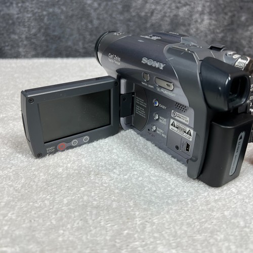 Sony Handycam DCR-DVD305 Compact DVD-RW Camcorder With Battery *Untested* - Picture 11 of 14