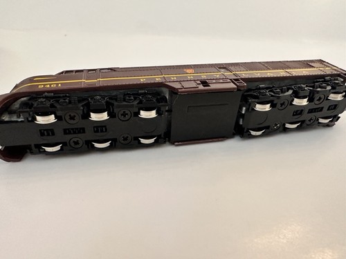 ConCor N Scale Pennsylvania Special Train Set, 1 Powered, 1 Dummy & 6 Pas.cars - Picture 7 of 9