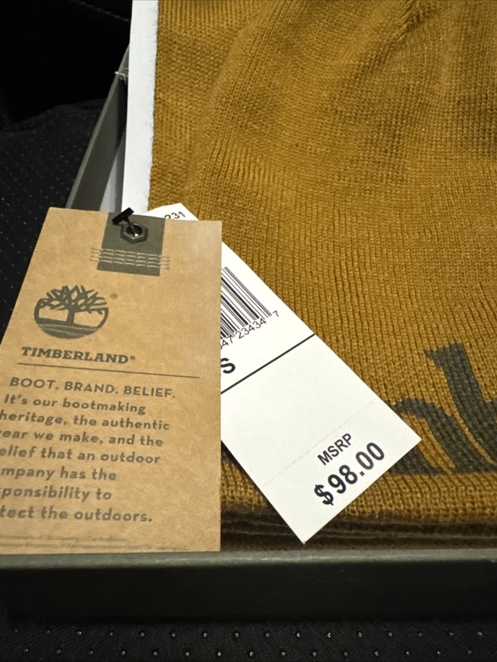 Conjunto de bufanda y gorro jacquard con logotipo de Timberland en marrón/verde oliva; talla única. Foto 4 de 4