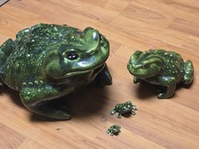 Xl Vintage Arnels Cermic Frog With 3 Other Ceramic Frogs