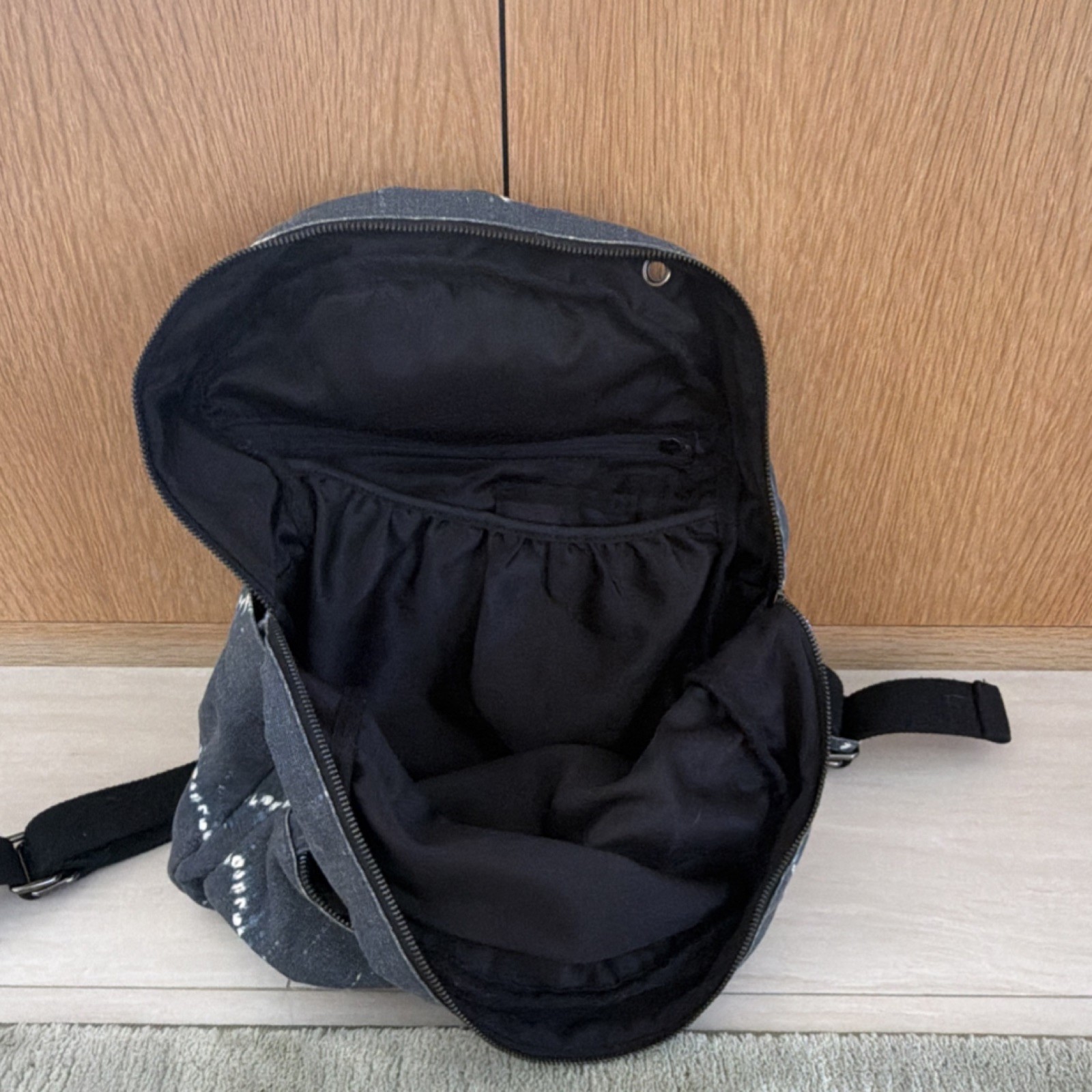 Dark Blue Geometric Backpack Adjustable Strap Zip… - image 4