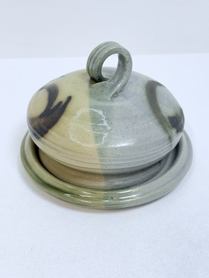 VTG Cheese Dome Pottery Hand Turned Butter Dish w/Lid Brown Stoneware Signed