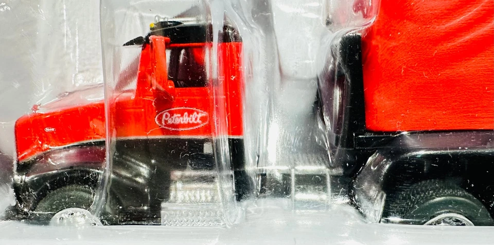 Peterbilt Logo 385 Semi w/ Tarped Load By SpecCast 1/64th Scale - Image 2 of 4