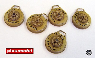 PlusModel German Antitank mines Panzerabwehrminen Diorama Resin 1:35 Art. EL056