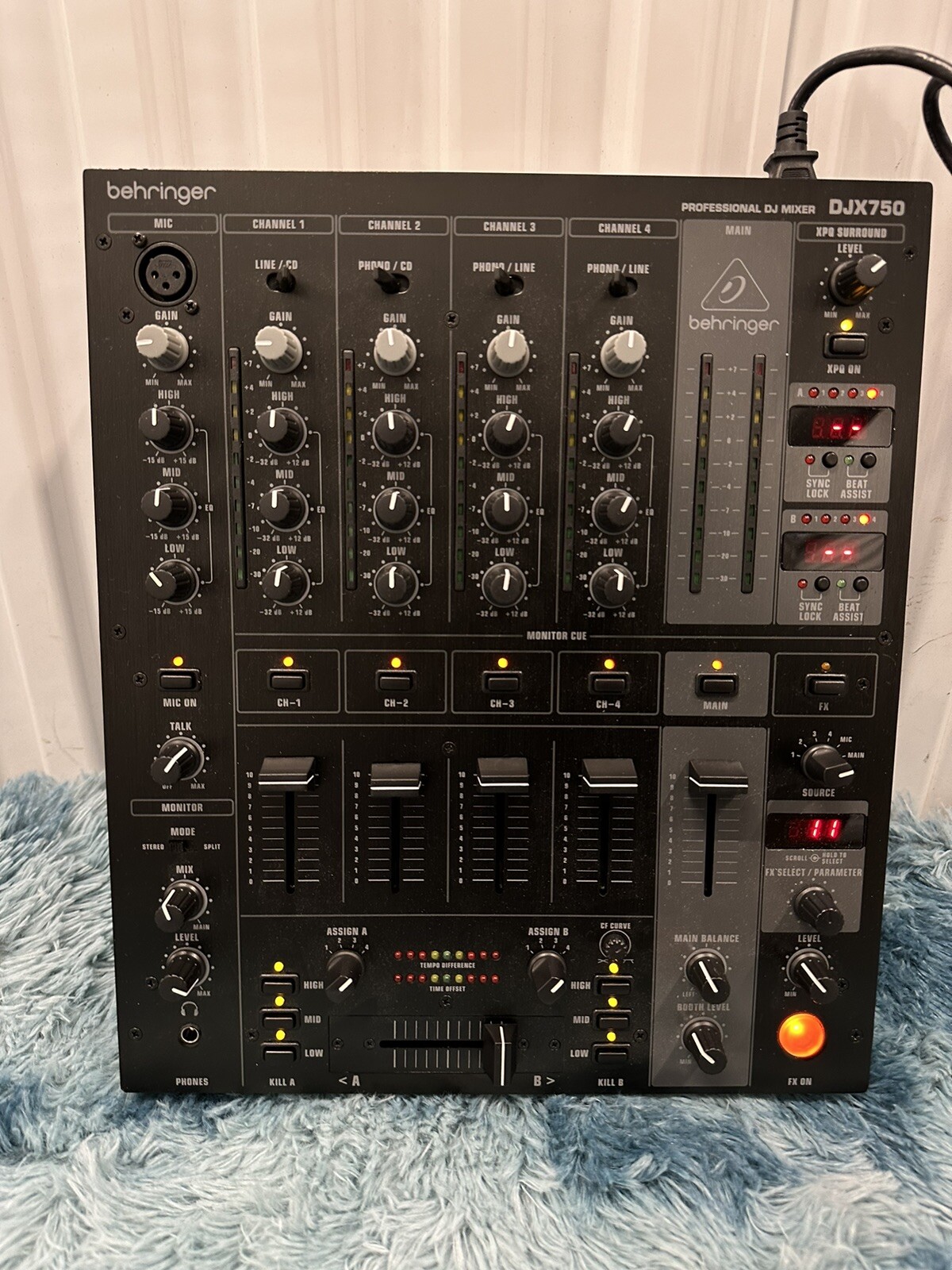 BEHRINGER DJX750