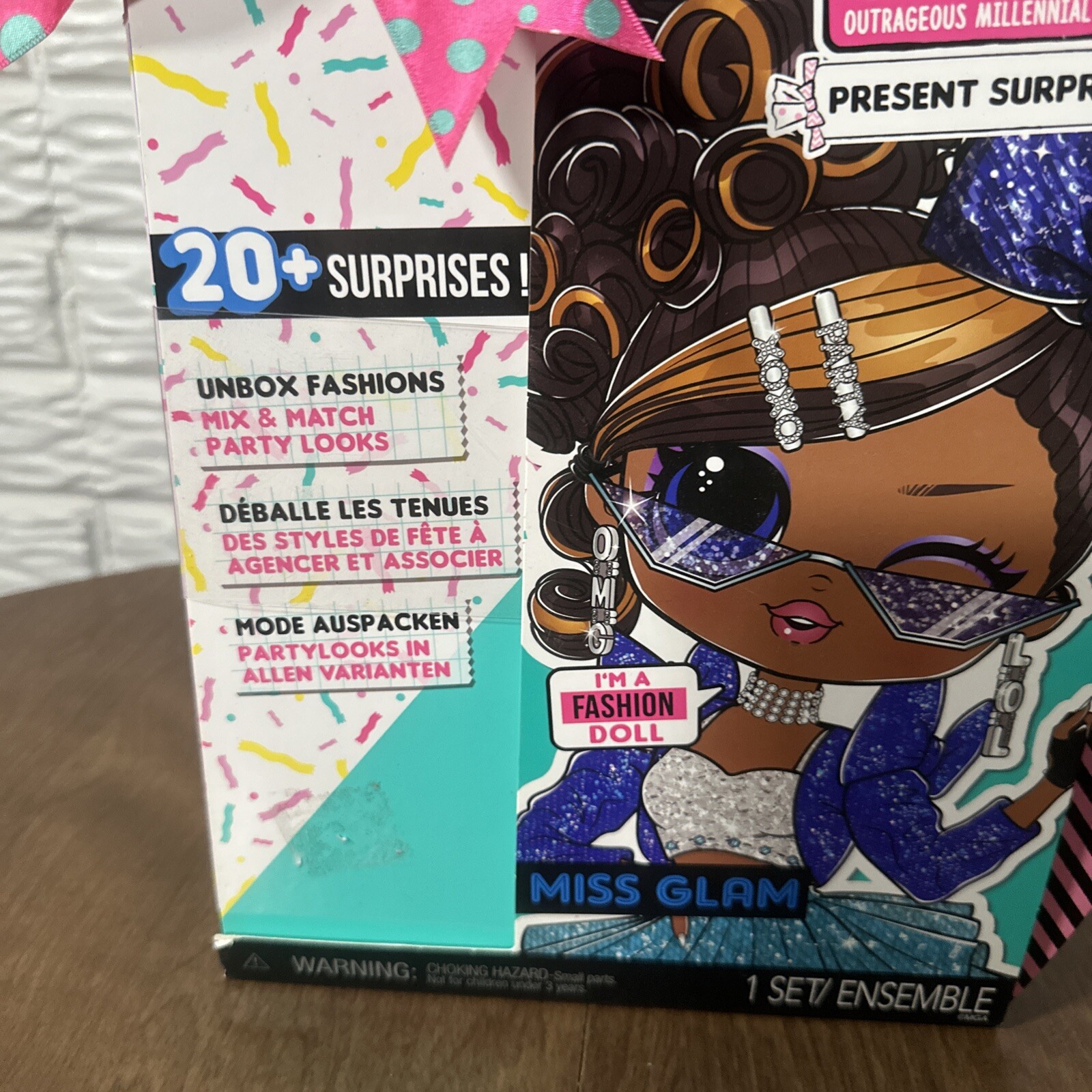 Детская кукла L.O.L. Surprise OMG Present Surprise Fashion Doll "Miss Glam" 20 Surprises — фото 2