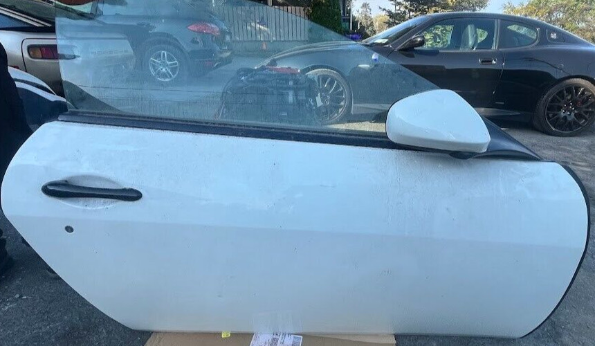 09-15 Maserati GranTurismo  passenger side door shell