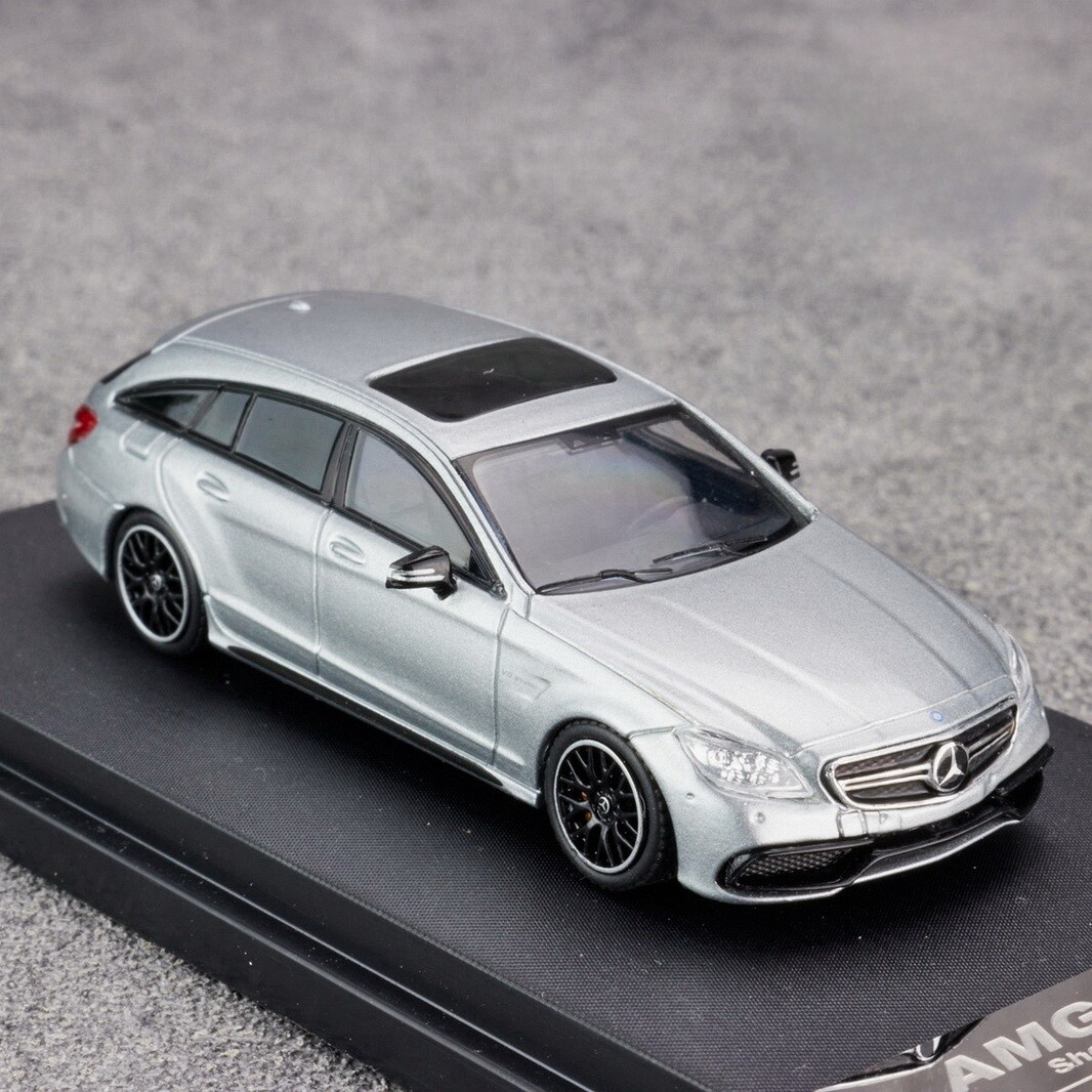 BM 1/64 Mercedes-Benz CLS 63 AMG Shooting Brake Silver Diecast Car