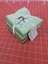 Hoffman Fabrics 20 Fat Quarters Set Bali Handpaints Key Lime 481