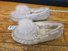 UGG Dakota Pom Pom Slippers, Quartz Pink Slip-Ons, Moccasins, Loafers, sz 8