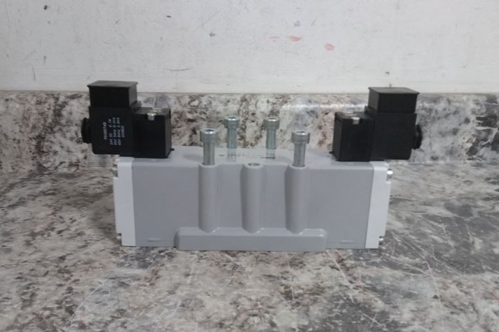 Speedaire 3FFG1 24VDC 6 Max CFM 20 to 145 PSI Solenoid Air Control Valve