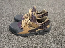 NIKE AIR HUARACHE PREMIUM ELEMENTAL GOLD MEN'S SIZE 9.5 (704830-012)