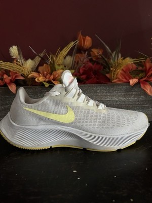 Nike Air Zoom Pegasus Women s Running Shoes White Yellow Size 7.5 (BQ9647-105)