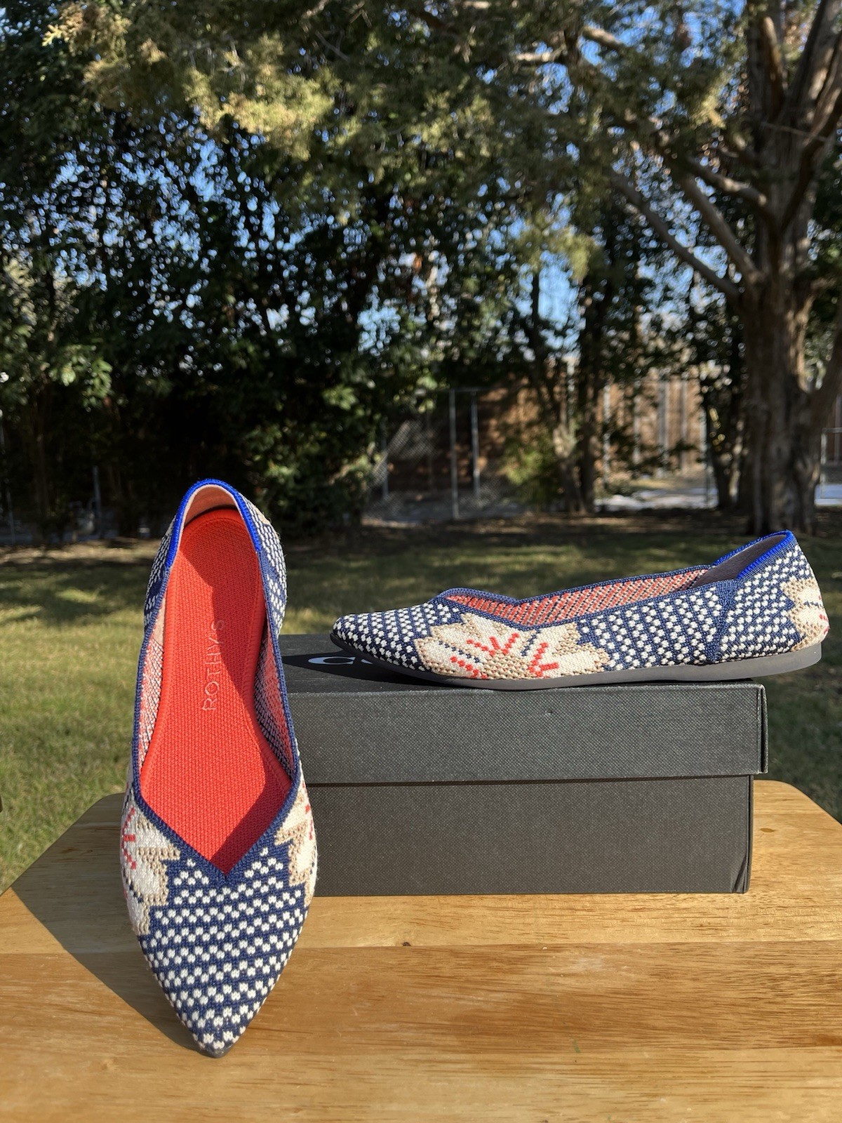Rothy's Limited Edition Sapphire Floral The Point Flat Size 6.5 Rare