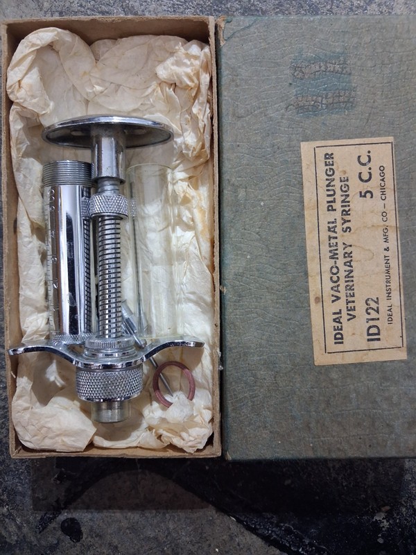 vintage veternary syringe IDEAL VACO-METAL PLUNGER