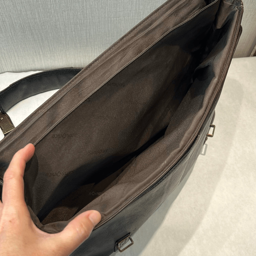 Samsonite Colombian Leather Flapover Case Messenger Bag Brown Buckle Closures image 10