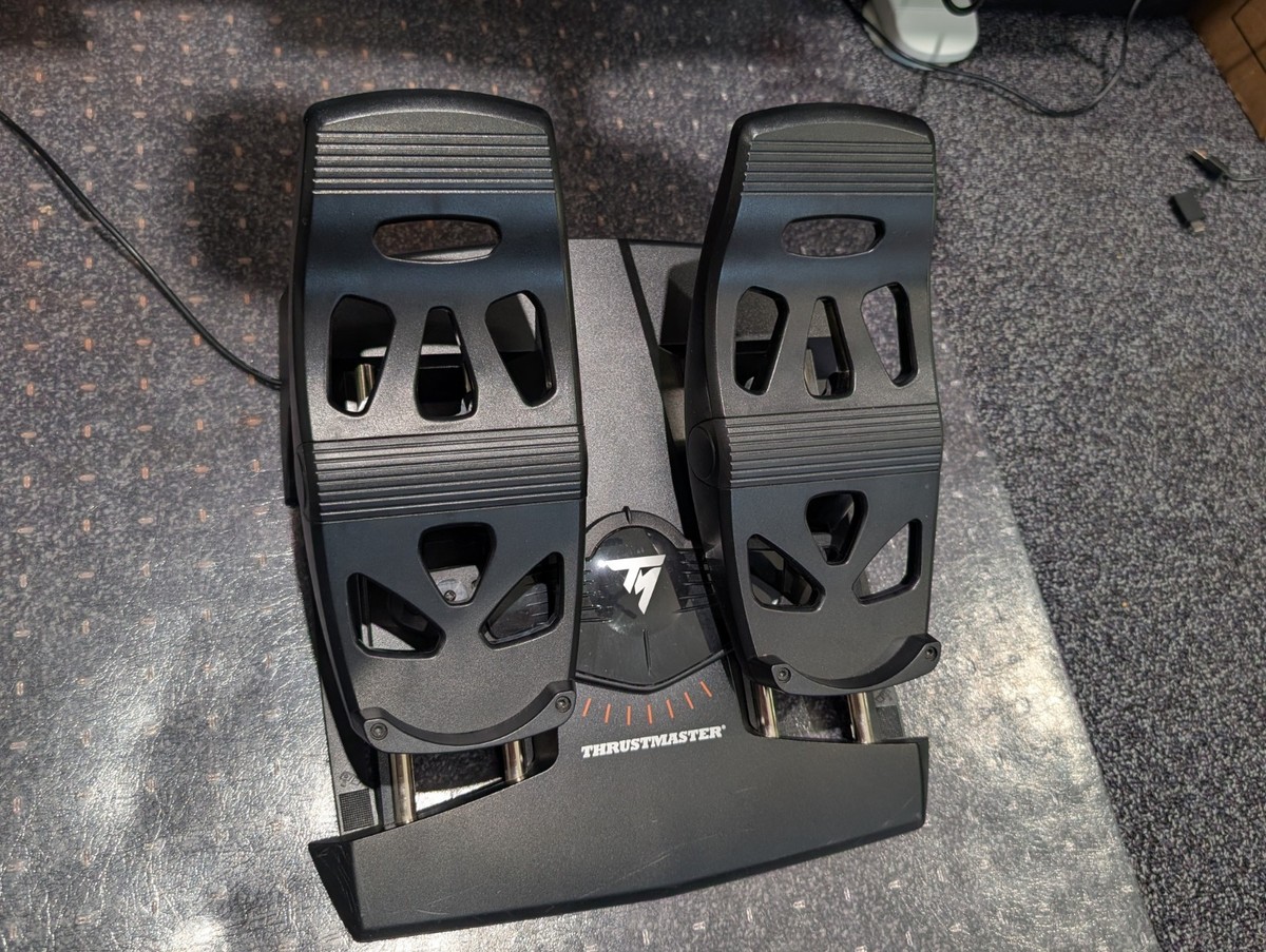 Logitech G Saitek Pro Flight Yoke System + Thrustmaster TFRP