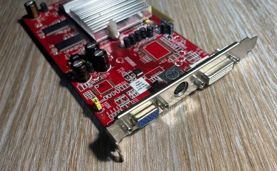 HIS ATI Radeon 9600 Pro 256MB AGP Video Card VGA DVI S-Video. TESTED - Image 3 of 4