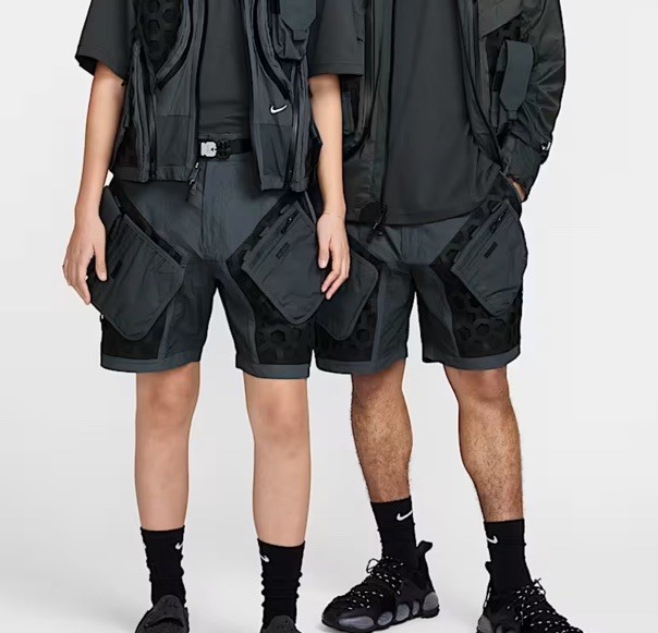 $200 Nike ISPA Shorts FV4895-060 Men S Anthracite/Dark Grey/Black