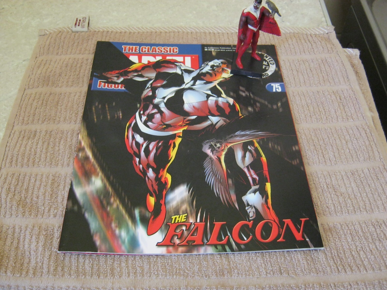Marvel lead Figurine Falcon No. 75 with comic Classic figurine
