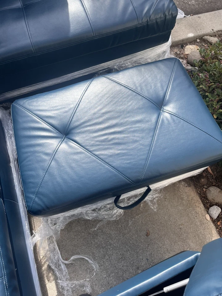 Blue Full L Set Couch Fuax Leather - Image 4 of 4