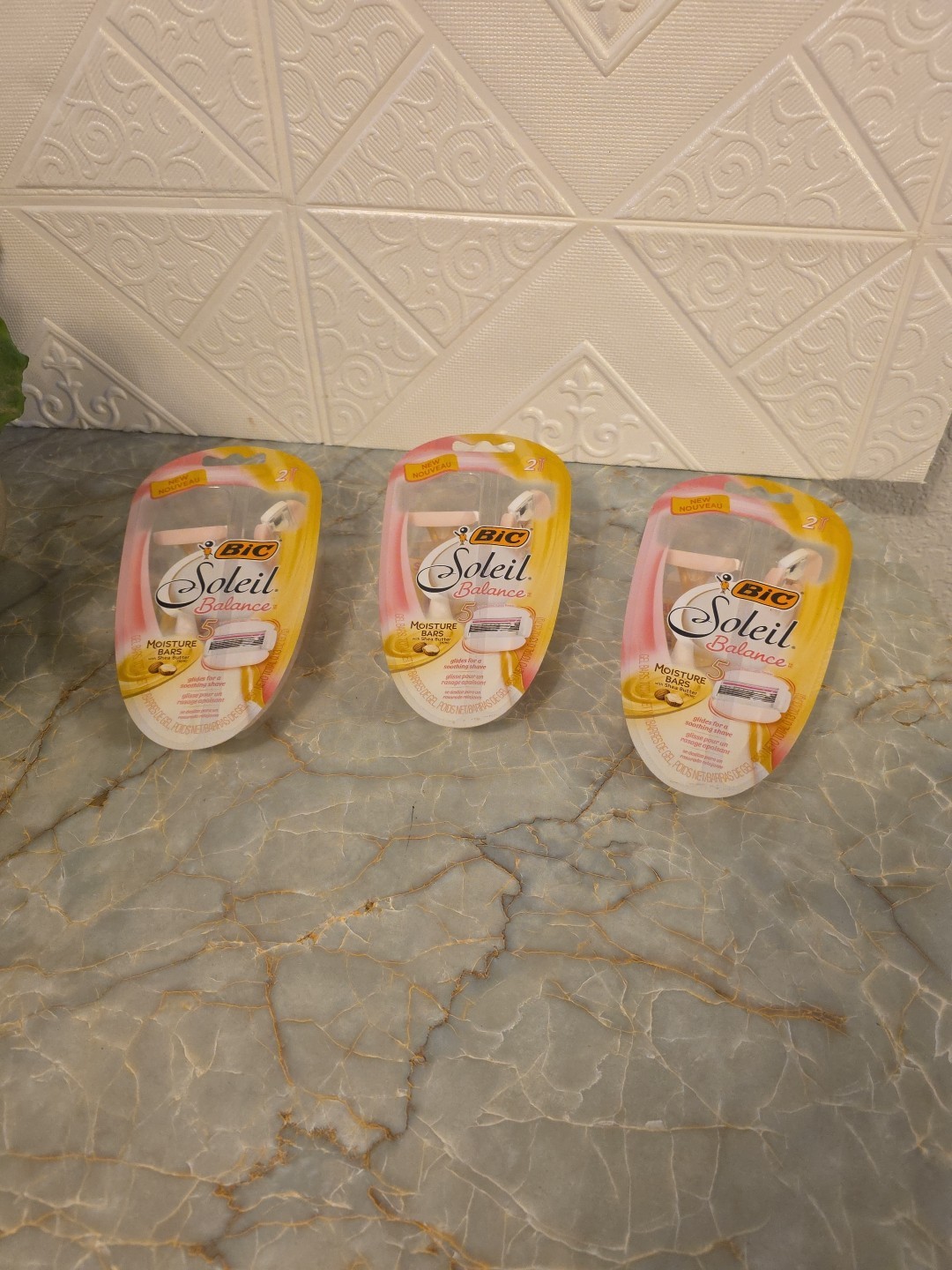 4 pack Bic Soleil Balance with Moisture Bars W shea Butter S