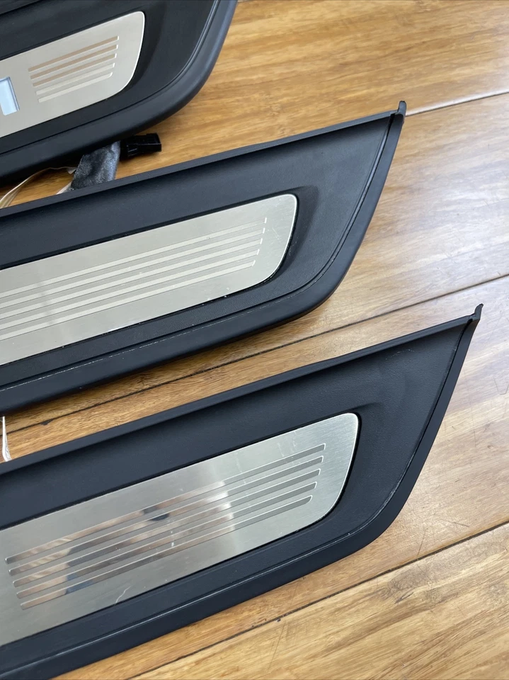 OEM 2015-2022 BMW 530I 540 M550i placa de desgaste del umbral de la puerta delantera + trasera *NOTA Foto 2 de 4