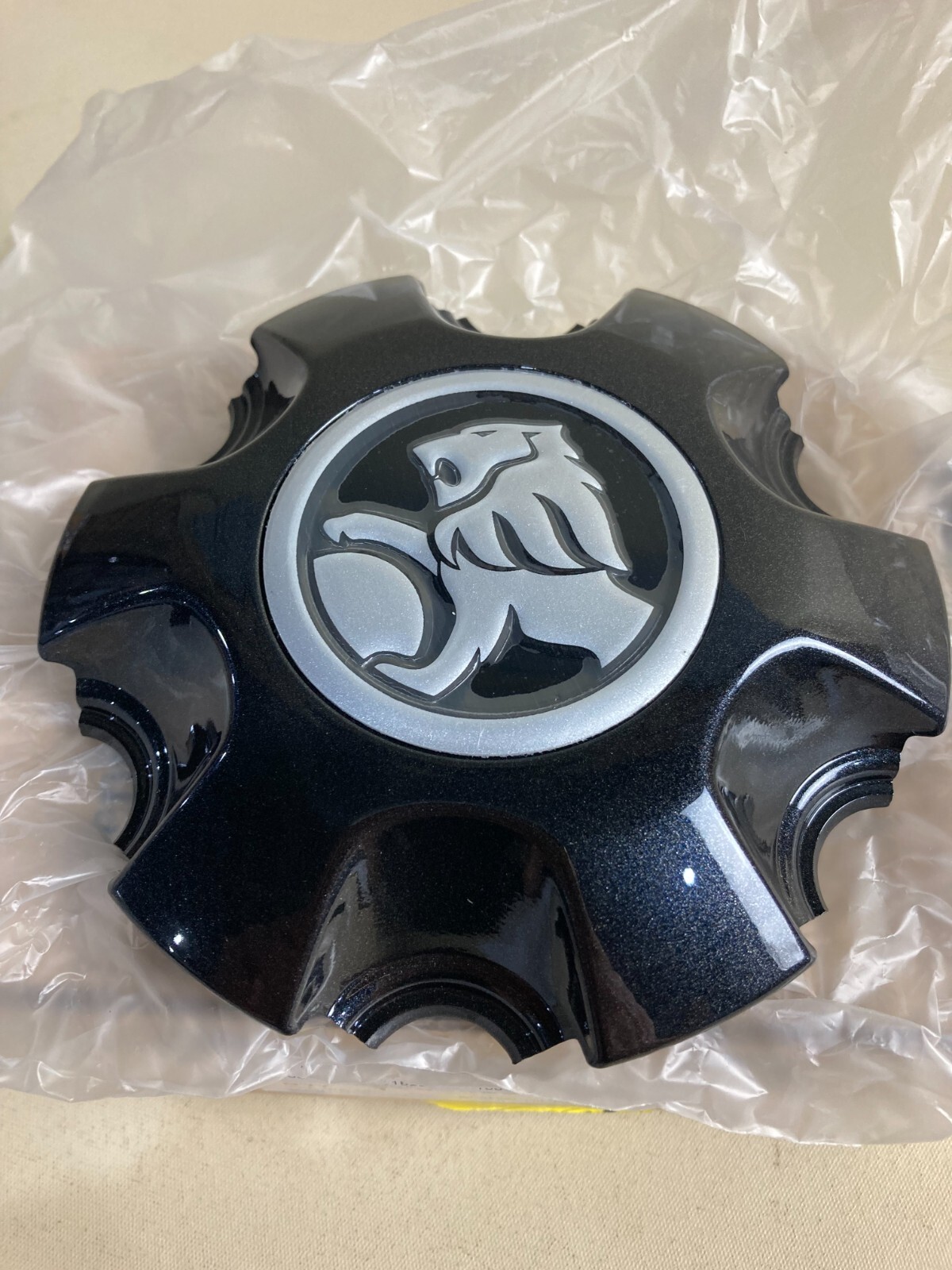 GM Genuine 52088502 Holden New Black Centre Cap MY17 RG Colorado LTZ