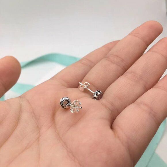 Brand New Genuine Pandora S925 CLEAR Sparkling Crown Stud CZ Brand New Genuine Pandora S925 CLEAR Sparkling Crown Stud CZ