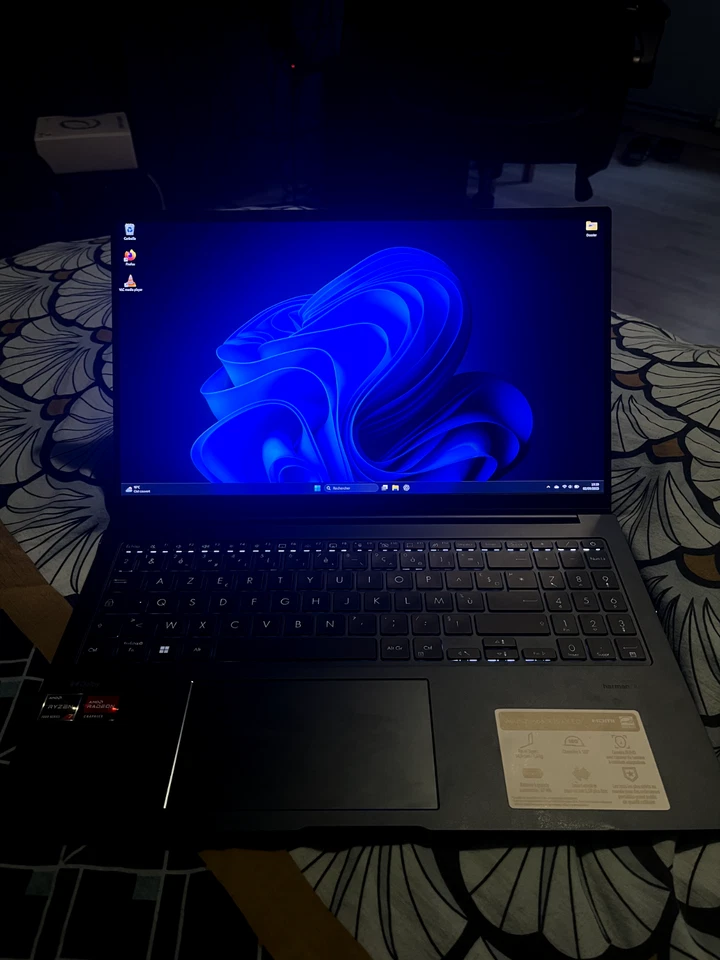 Asus Zenbook 15 OLED (UM3504), Ryzen 7735U, Ram 16go ddr5, ssd nvme gen 4 512go  - Photo 4/4