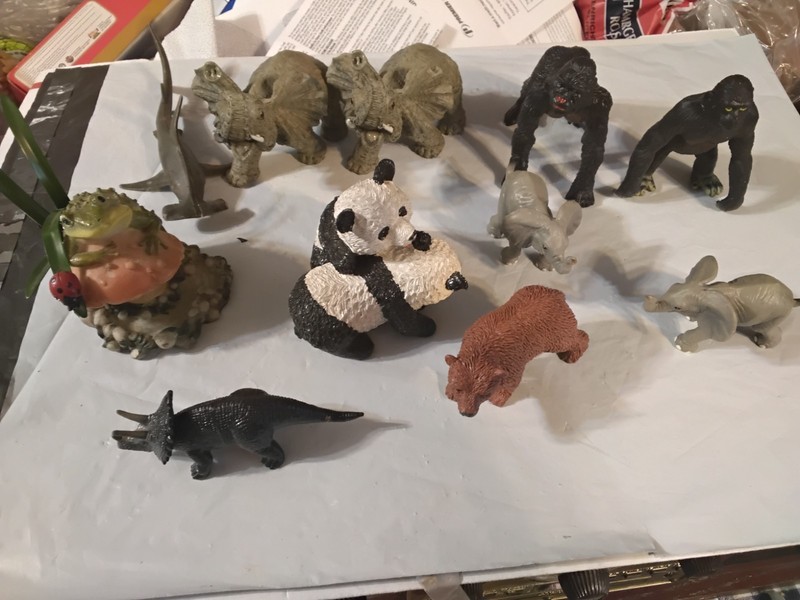 Lot of Hard Rubber and Plastic Animals, Gorillas, Elephants and more VG 
