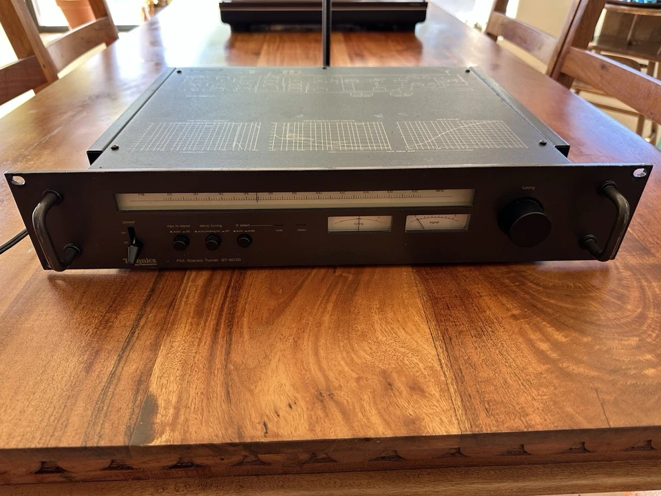 Sintonizador estéreo AM/FM audiófilo vintage Technics ST-9030 Foto 2 de 4
