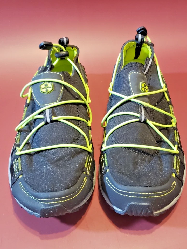 Tênis esportivo Khombu preto e verde limão novo sem caixa - Estilo Molineo - Feminino 11 - Imagem 3 de 4