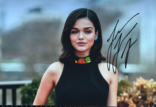 Rachel Zegler Hand Signed Snow White Actress West Side Story Photo Verified COA - Picture 1 of 14